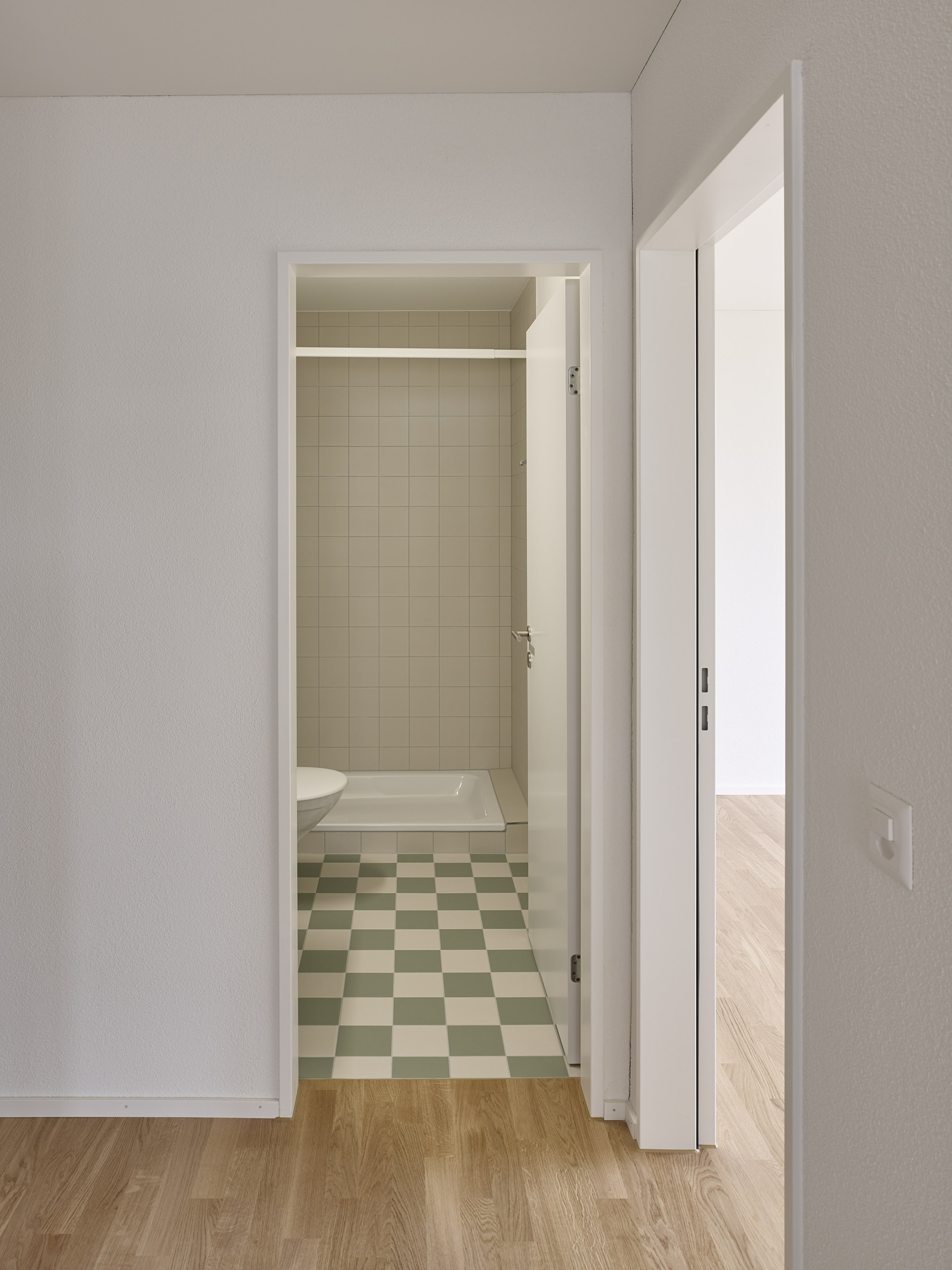 E18686 Alpa 080199 SCREEN